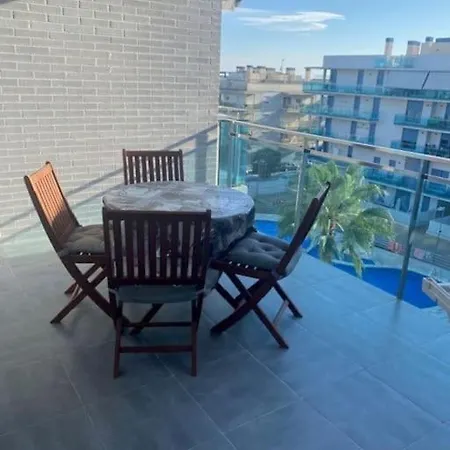 Atico Con Terraza/vistas Al Mar/parking 坎布里尔斯